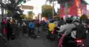 Truk Pasir Oleng di Gapura Tarogong, Satu Orang Tewas
