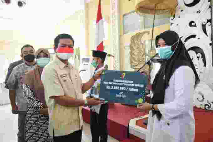 Guru Honorer di Kabupaten Bandung Terima Insentif Rp 2,4 Juta