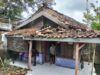 Akibat Lapuk, Atap Rumah Lansia di Kota Banjar Ambruk