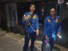Ular Kobra 1,5 Meter Masuk Dapur Warga di Karangpanimbal, Petugas Damkar Kota Banjar Lakukan Evakuasi