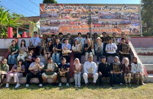Wisatawan Mancanegara Mulai Lirik Kampung Angklung Ciamis, Perajin Optimistis Pasar Global Kian Terbuka