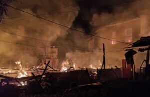Diduga Dipicu Kebocoran Gas, Tiga Rumah di Cimenyan Banjar Hangus Terbakar