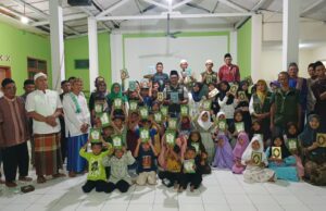 Jabar Bergerak Kota Banjar Salurkan Al Quran, Iqro dan Nasi Kotak ke Masjid Baitut Taqwa