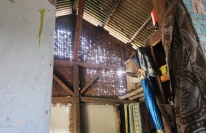 Gotong Royong Bantu Ina Riana, Pemkab Ciamis Salurkan Bantuan Rutilahu Rp20 Juta