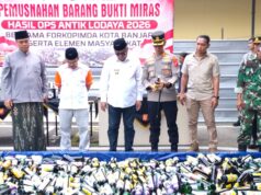 Wujud Sinergi Aparat dan Warga, Polres Banjar Musnahkan Ribuan Botol Miras Hasil Pengungkapan Gudang di Pataruman