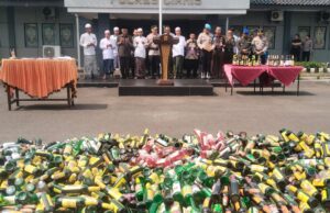 Ribuan Botol Miras Dimusnahkan Polres Ciamis, Bupati Herdiat Dorong Penguatan Pemberantasan Penyakit Masyarakat