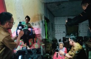 Permudah Akses Adminduk, Disdukcapil Ciamis Datangi Rumah Lansia dan Penyandang Disabilitas